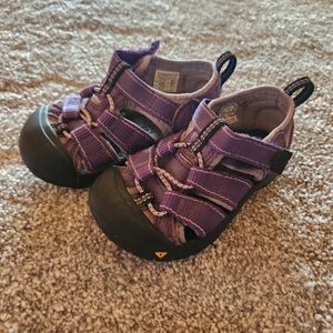 Keen Toddler Shoe 7C